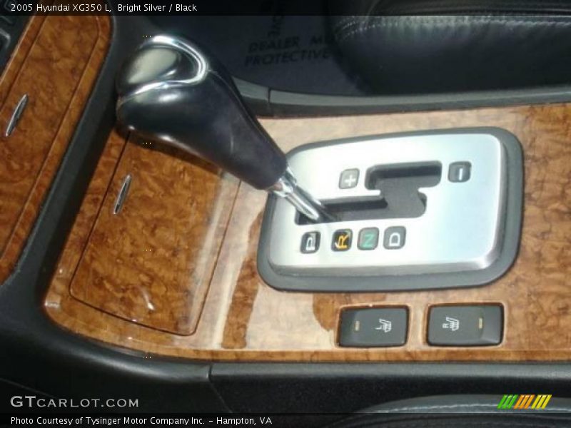 Bright Silver / Black 2005 Hyundai XG350 L