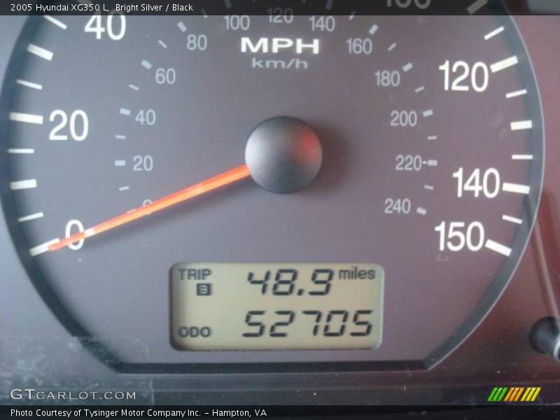 Bright Silver / Black 2005 Hyundai XG350 L