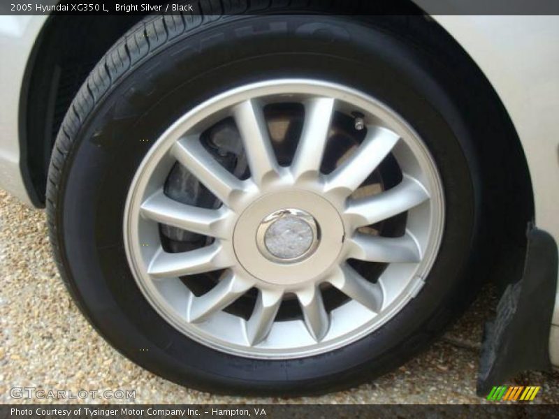 Bright Silver / Black 2005 Hyundai XG350 L