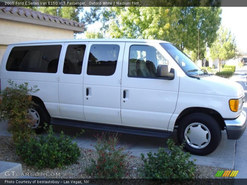 Oxford White / Medium Flint 2005 Ford E Series Van E150 XLT Passenger