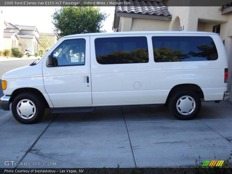 Oxford White / Medium Flint 2005 Ford E Series Van E150 XLT Passenger