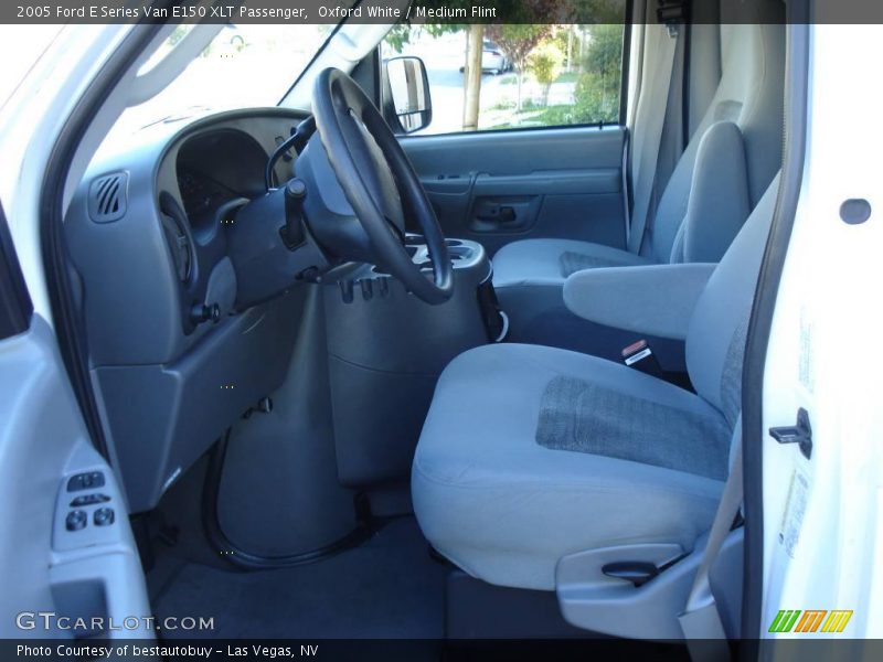 Oxford White / Medium Flint 2005 Ford E Series Van E150 XLT Passenger
