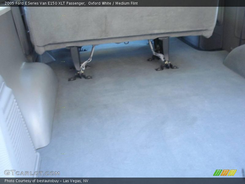 Oxford White / Medium Flint 2005 Ford E Series Van E150 XLT Passenger