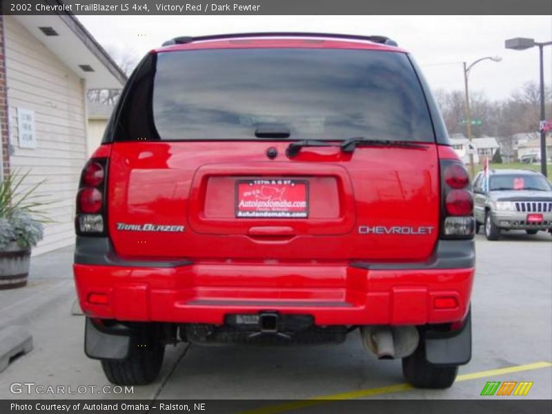 Victory Red / Dark Pewter 2002 Chevrolet TrailBlazer LS 4x4