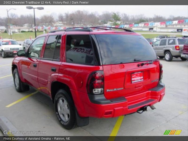 Victory Red / Dark Pewter 2002 Chevrolet TrailBlazer LS 4x4