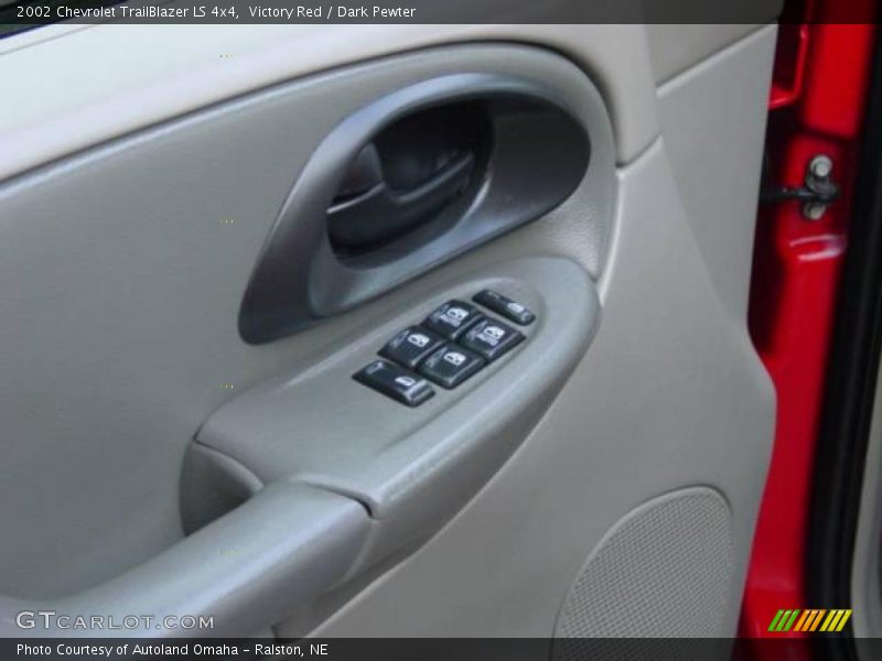 Victory Red / Dark Pewter 2002 Chevrolet TrailBlazer LS 4x4