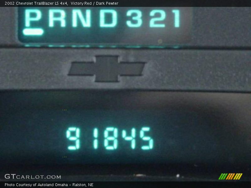 Victory Red / Dark Pewter 2002 Chevrolet TrailBlazer LS 4x4