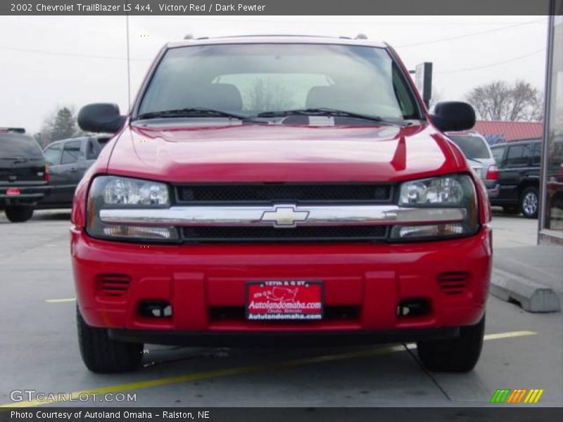 Victory Red / Dark Pewter 2002 Chevrolet TrailBlazer LS 4x4