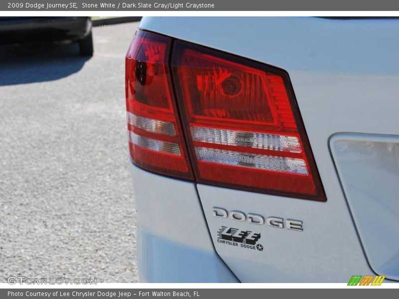 Stone White / Dark Slate Gray/Light Graystone 2009 Dodge Journey SE