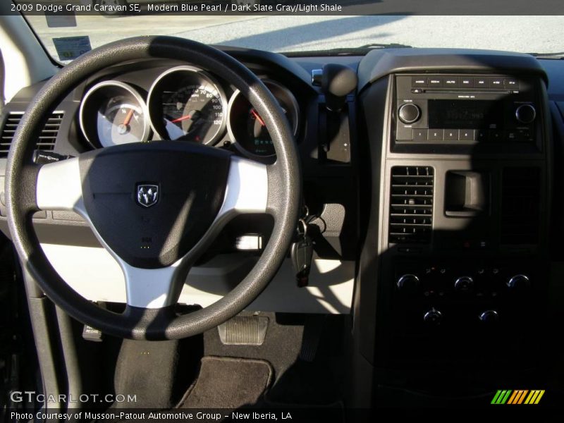 Modern Blue Pearl / Dark Slate Gray/Light Shale 2009 Dodge Grand Caravan SE