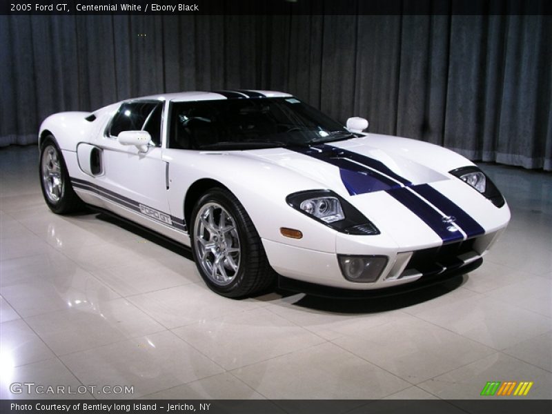 Front 3/4 View of 2005 GT 