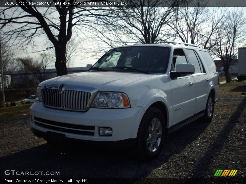 Oxford White / Charcoal Black 2006 Lincoln Navigator Ultimate 4x4