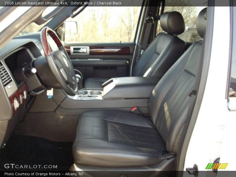 Oxford White / Charcoal Black 2006 Lincoln Navigator Ultimate 4x4