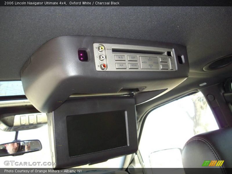 Oxford White / Charcoal Black 2006 Lincoln Navigator Ultimate 4x4