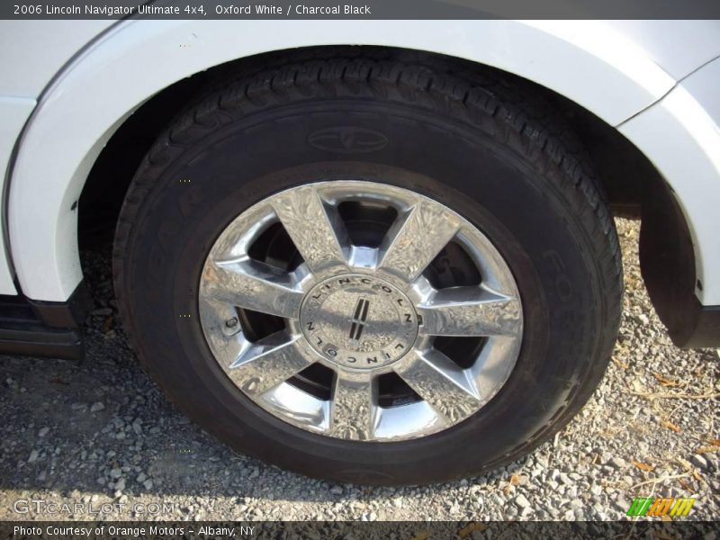 Oxford White / Charcoal Black 2006 Lincoln Navigator Ultimate 4x4