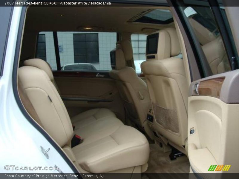 Alabaster White / Macadamia 2007 Mercedes-Benz GL 450