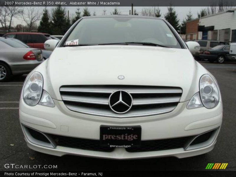 Alabaster White / Macadamia 2007 Mercedes-Benz R 350 4Matic