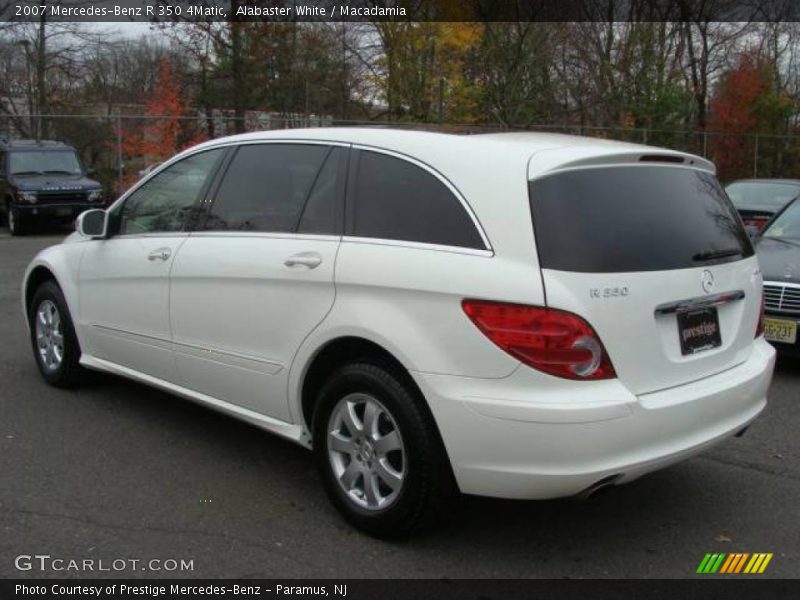 Alabaster White / Macadamia 2007 Mercedes-Benz R 350 4Matic