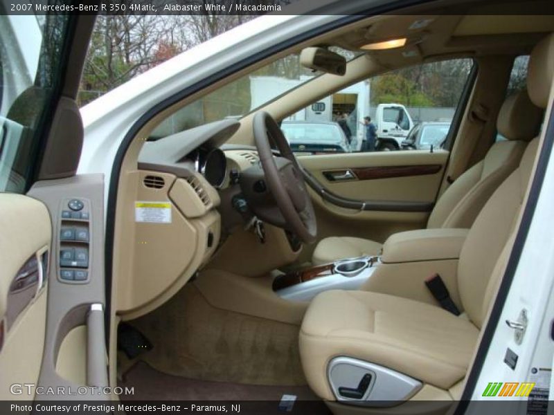 Alabaster White / Macadamia 2007 Mercedes-Benz R 350 4Matic