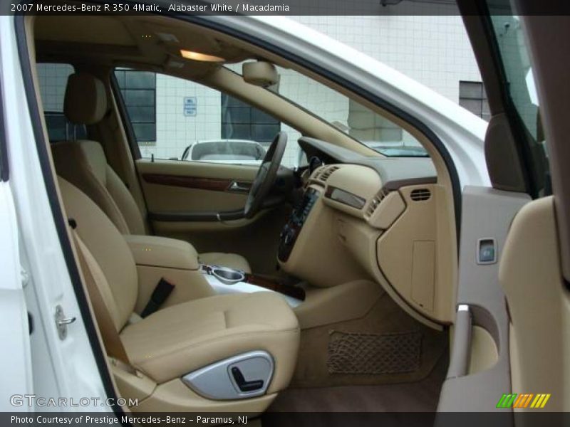 Alabaster White / Macadamia 2007 Mercedes-Benz R 350 4Matic