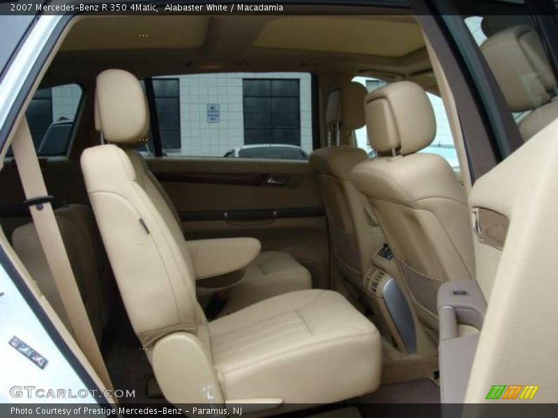 Alabaster White / Macadamia 2007 Mercedes-Benz R 350 4Matic
