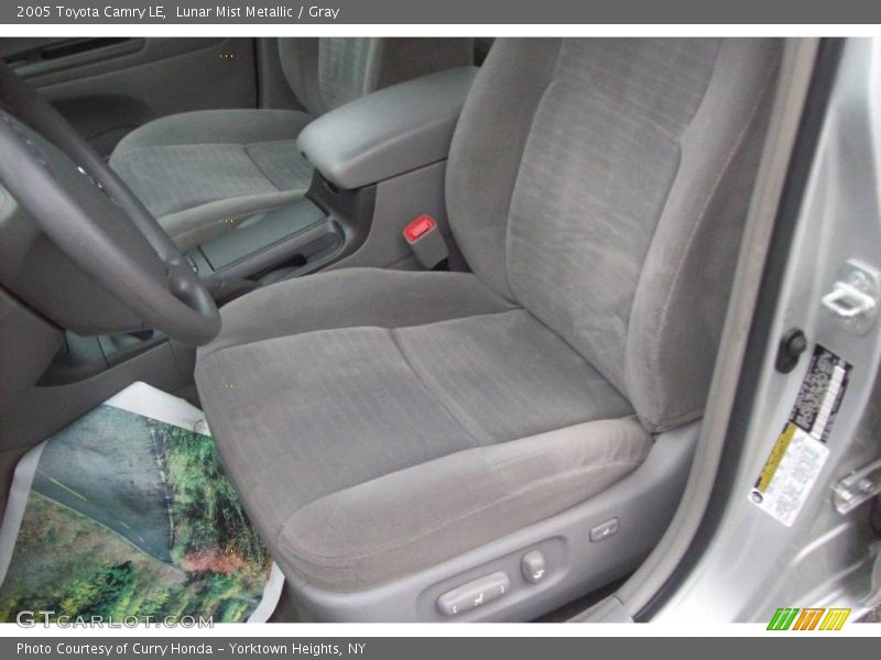 Lunar Mist Metallic / Gray 2005 Toyota Camry LE