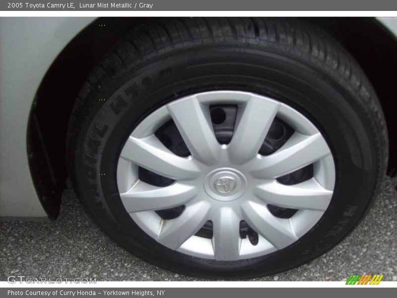Lunar Mist Metallic / Gray 2005 Toyota Camry LE
