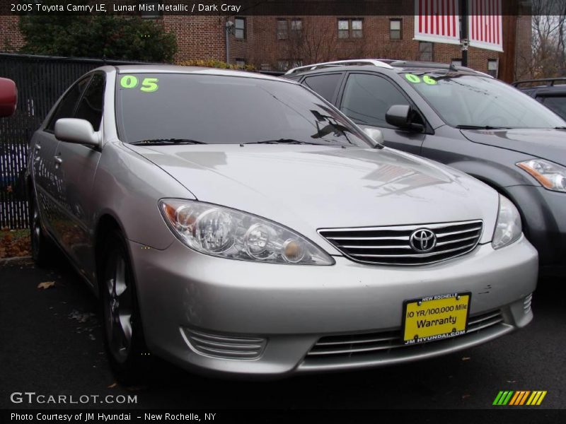 Lunar Mist Metallic / Dark Gray 2005 Toyota Camry LE