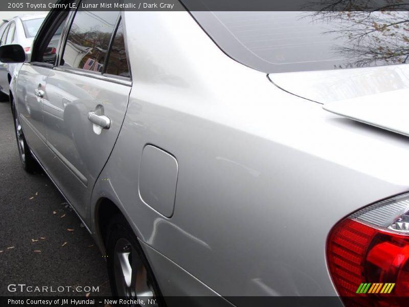 Lunar Mist Metallic / Dark Gray 2005 Toyota Camry LE