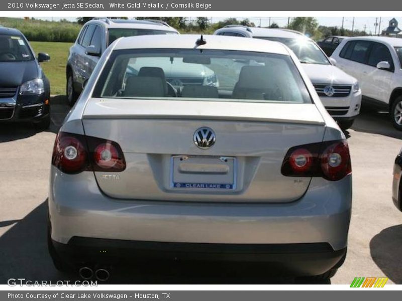 White Gold Metallic / Cornsilk Beige 2010 Volkswagen Jetta SE Sedan