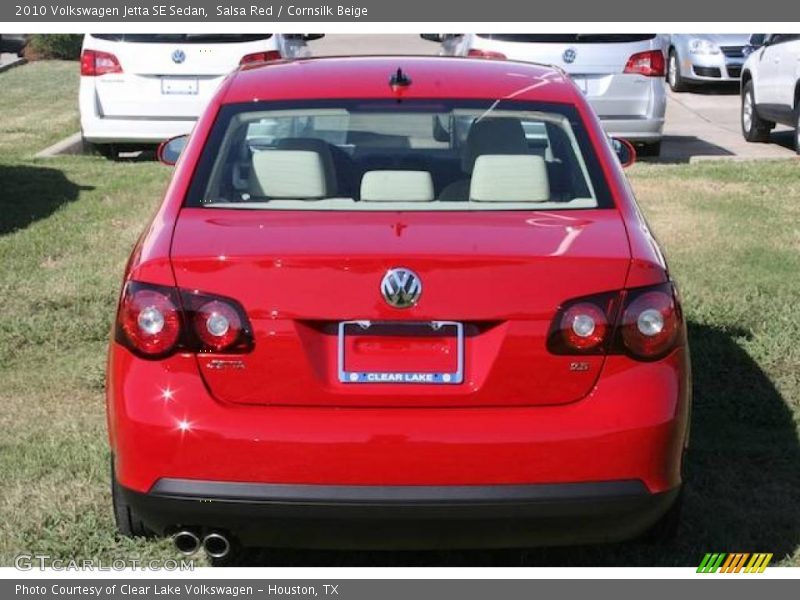Salsa Red / Cornsilk Beige 2010 Volkswagen Jetta SE Sedan