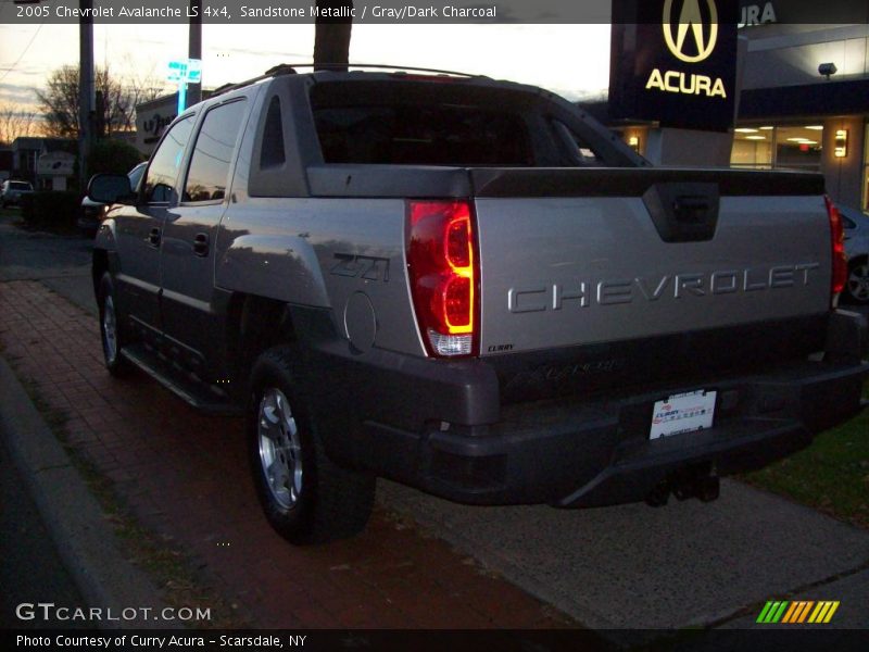 Sandstone Metallic / Gray/Dark Charcoal 2005 Chevrolet Avalanche LS 4x4