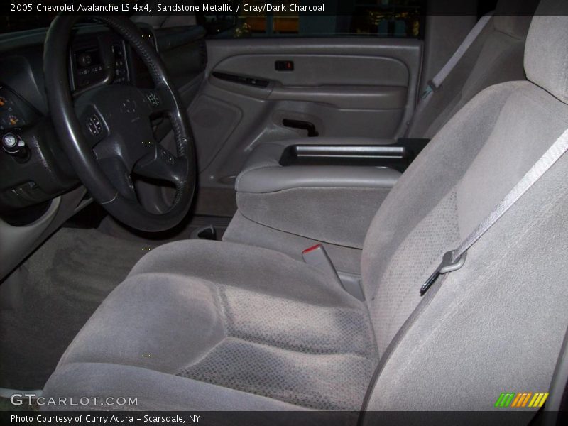 Sandstone Metallic / Gray/Dark Charcoal 2005 Chevrolet Avalanche LS 4x4