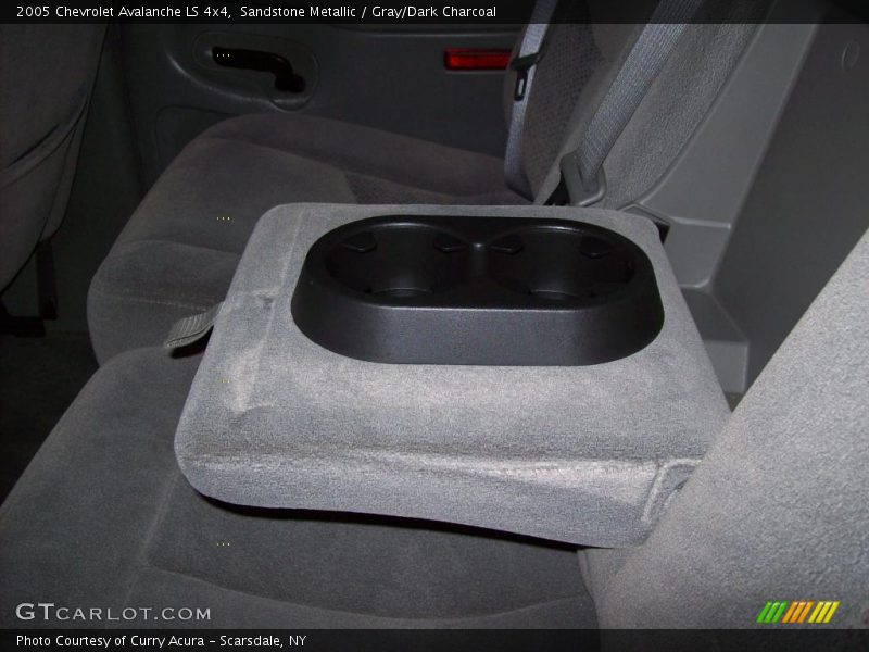 Sandstone Metallic / Gray/Dark Charcoal 2005 Chevrolet Avalanche LS 4x4