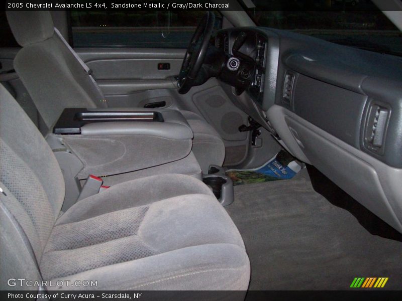 Sandstone Metallic / Gray/Dark Charcoal 2005 Chevrolet Avalanche LS 4x4