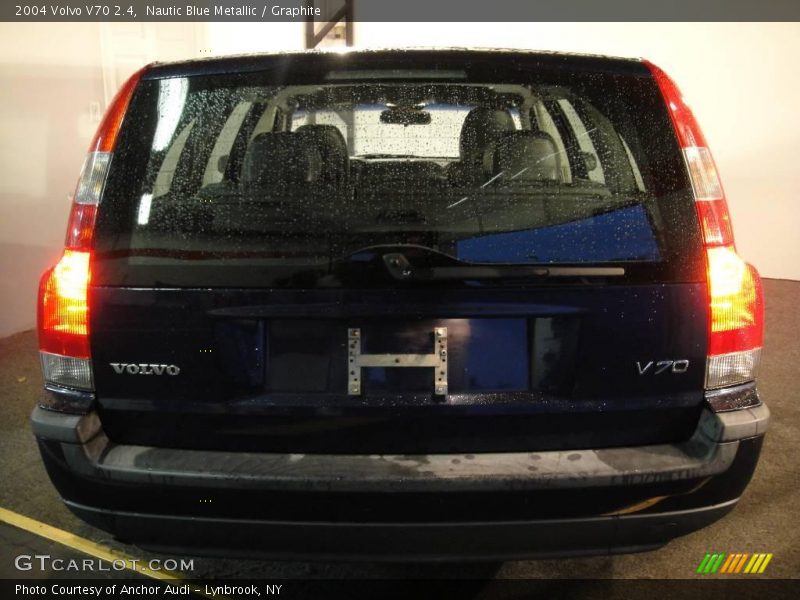 Nautic Blue Metallic / Graphite 2004 Volvo V70 2.4