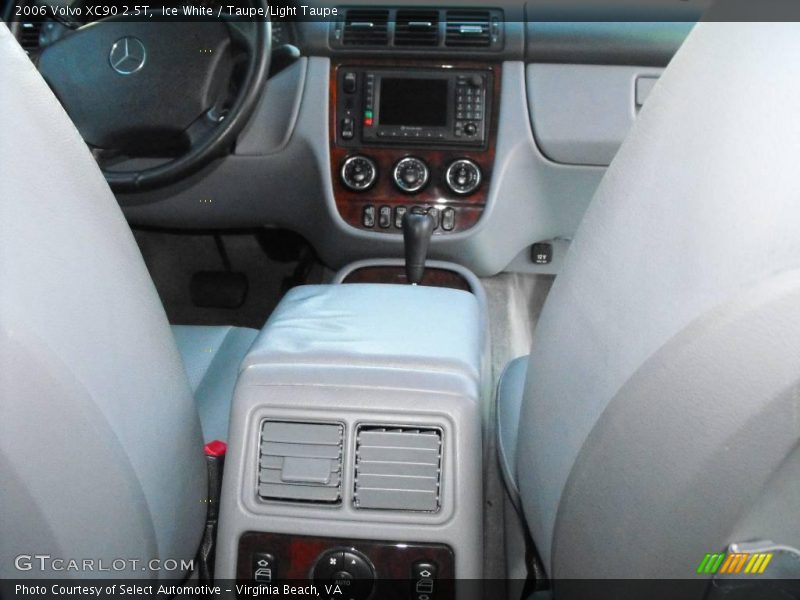 Ice White / Taupe/Light Taupe 2006 Volvo XC90 2.5T