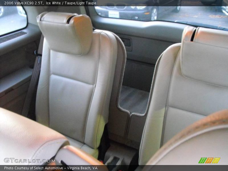 Ice White / Taupe/Light Taupe 2006 Volvo XC90 2.5T