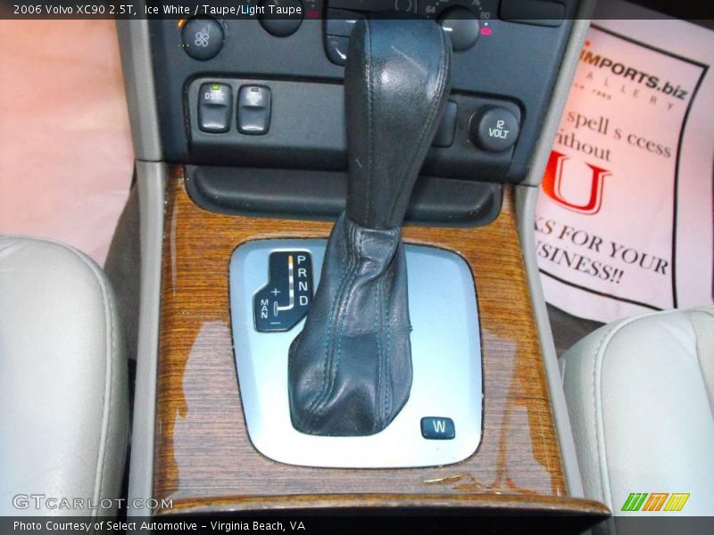 Ice White / Taupe/Light Taupe 2006 Volvo XC90 2.5T