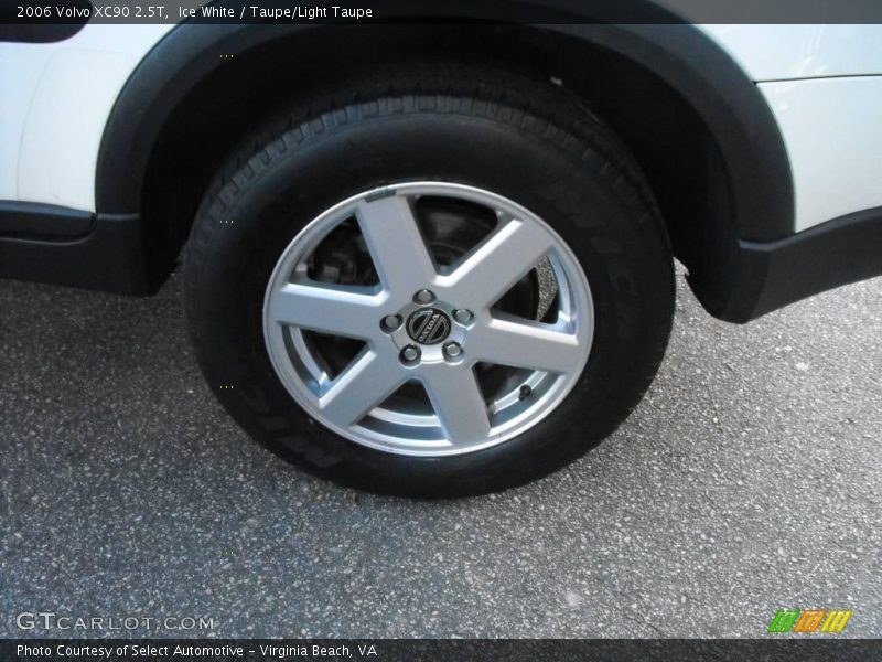 Ice White / Taupe/Light Taupe 2006 Volvo XC90 2.5T