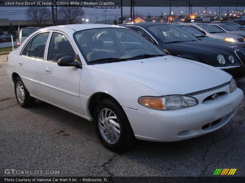 Oxford White / Medium Graphite 1999 Ford Escort SE Sedan