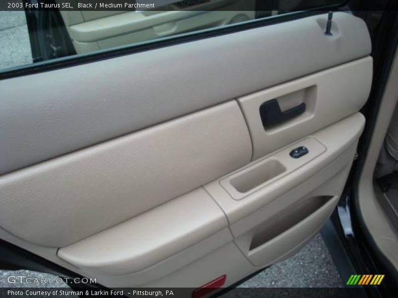Black / Medium Parchment 2003 Ford Taurus SEL