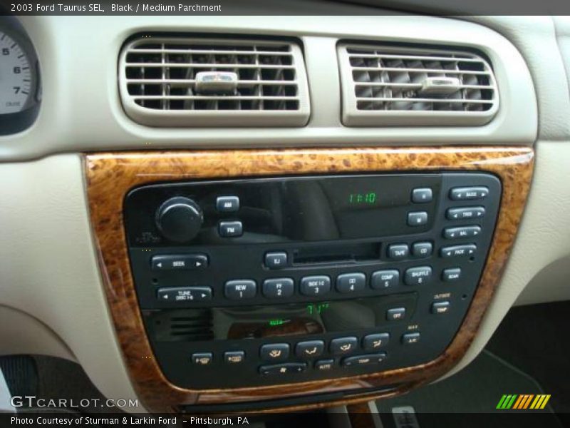 Black / Medium Parchment 2003 Ford Taurus SEL