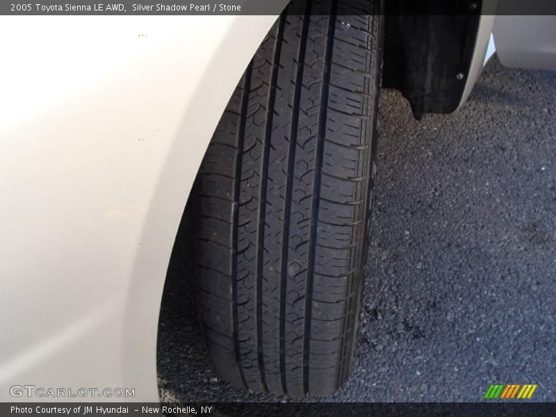 Silver Shadow Pearl / Stone 2005 Toyota Sienna LE AWD