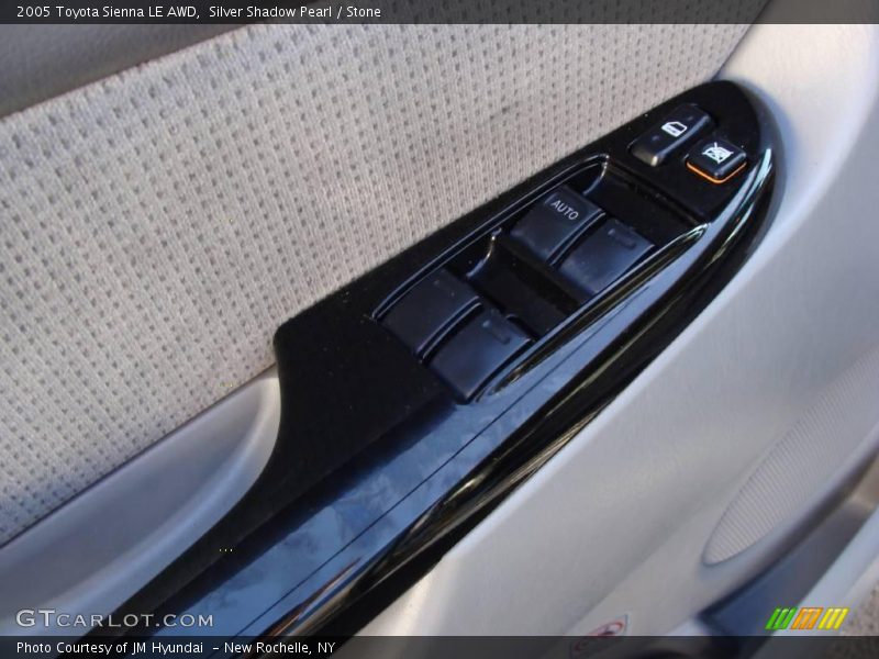 Silver Shadow Pearl / Stone 2005 Toyota Sienna LE AWD