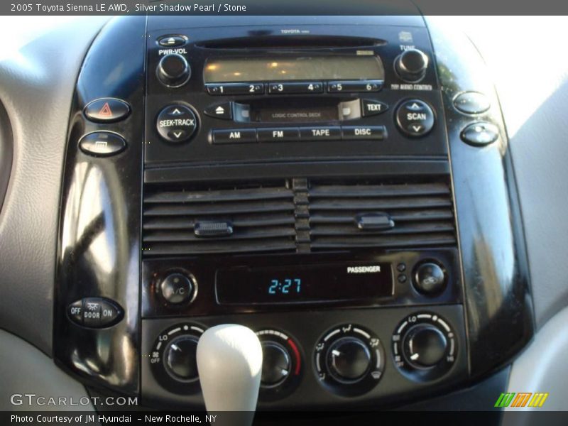 Silver Shadow Pearl / Stone 2005 Toyota Sienna LE AWD