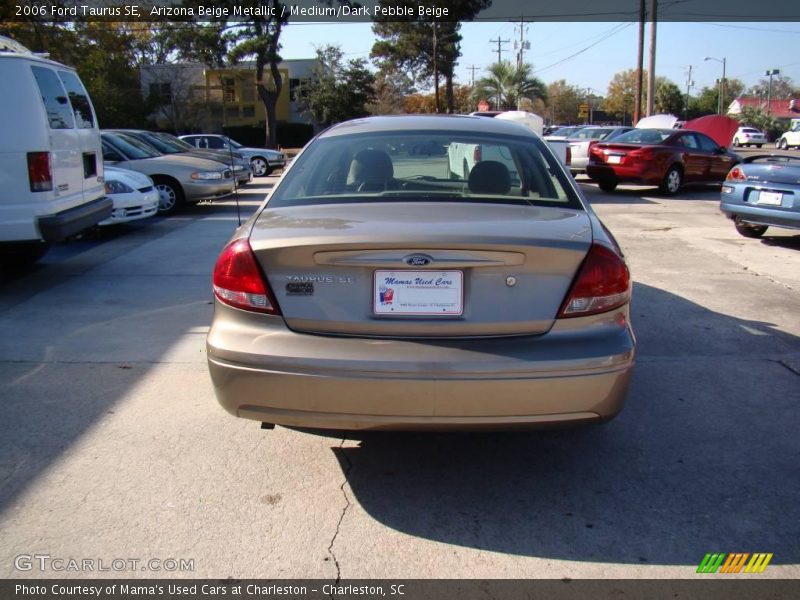 Arizona Beige Metallic / Medium/Dark Pebble Beige 2006 Ford Taurus SE