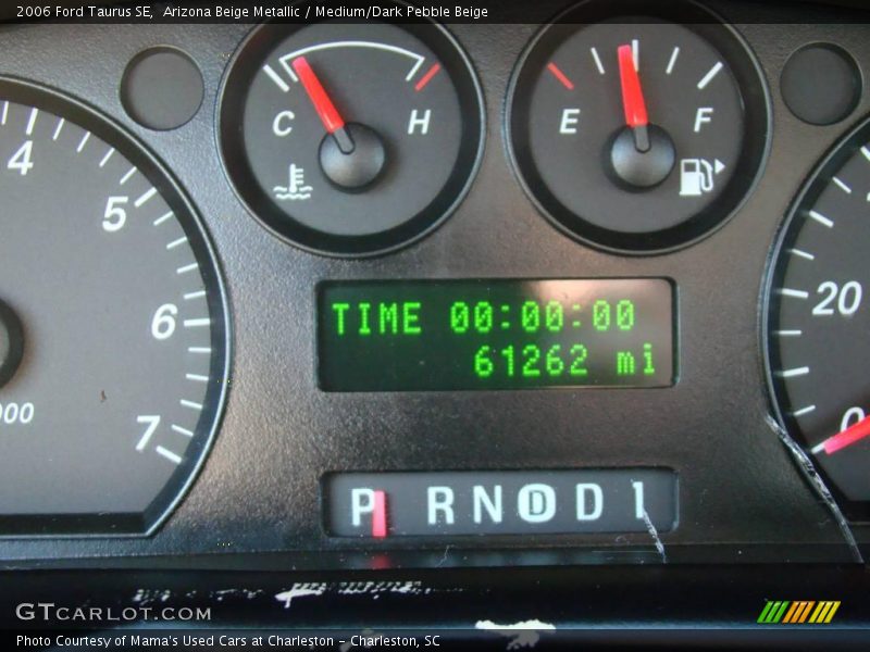 Arizona Beige Metallic / Medium/Dark Pebble Beige 2006 Ford Taurus SE