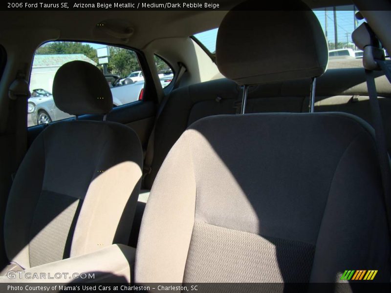 Arizona Beige Metallic / Medium/Dark Pebble Beige 2006 Ford Taurus SE
