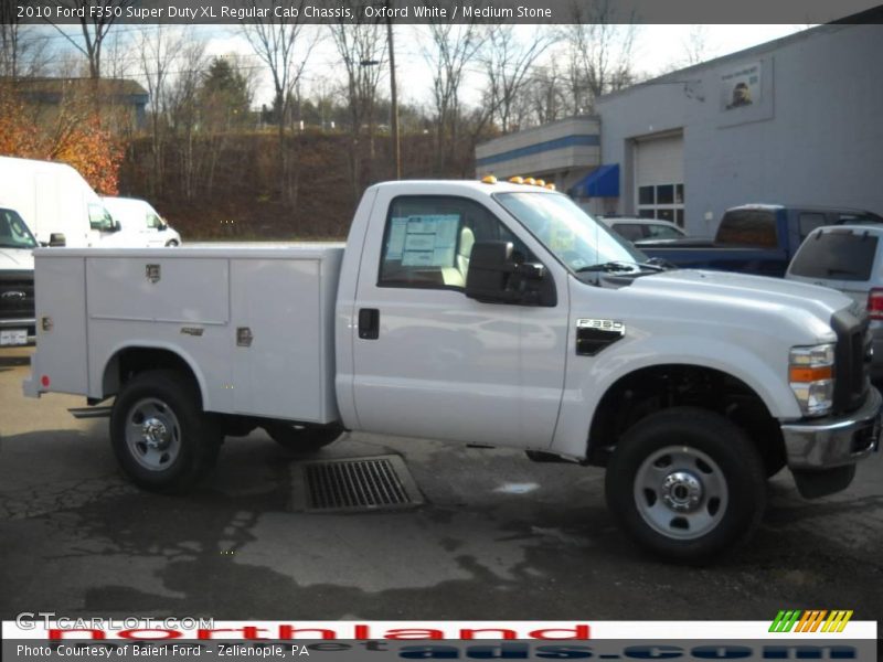 Oxford White / Medium Stone 2010 Ford F350 Super Duty XL Regular Cab Chassis